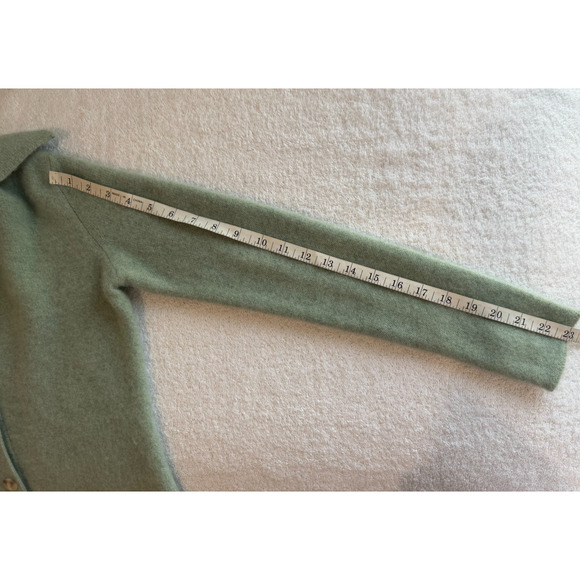 VINCE 100% cashmere Thick V neck Collared cardigan sage minimalist Size XS - Picture 4 of 6